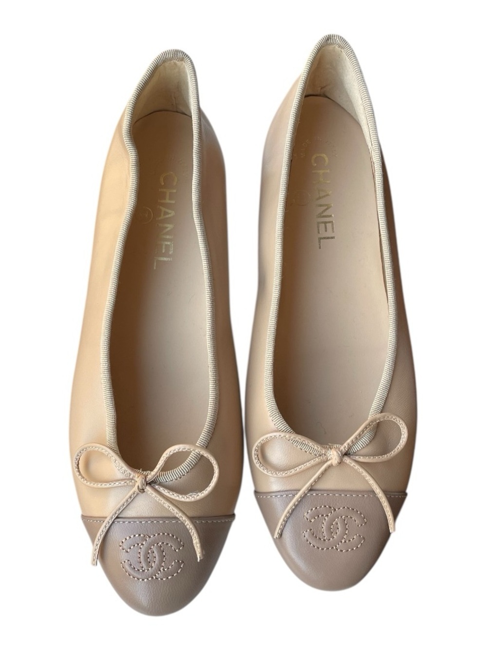 CHANEL Two-Tone Beige and Taupe Leather Cap-Toe Ballet Flats Sz 40